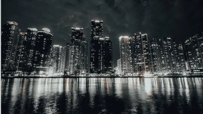 大伊香蕉人在线观看 - 城市之光：霓虹背后的人间烟火